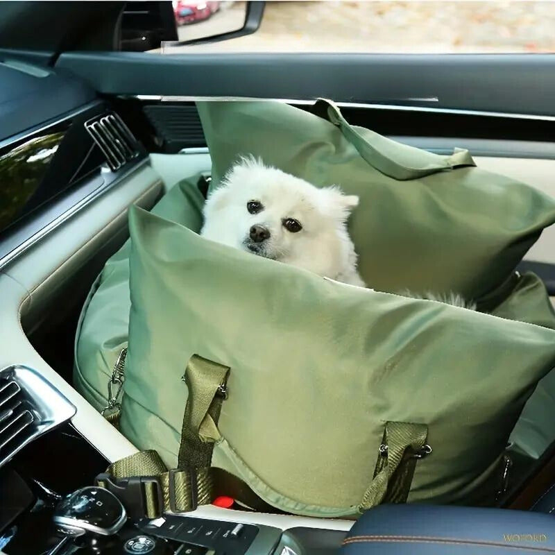 Différents siege auto chien pour transporter votre compagnon fidèle sans stress et en sécurité.